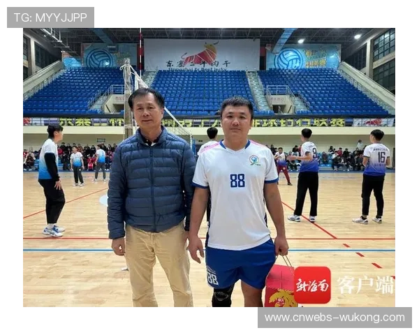 琼海长坡镇石斑鱼队球员戴章华：光脚打球已成习惯